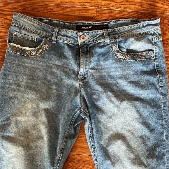 Jordache Women’s Blue Jean Capris - Picture 2 of 7